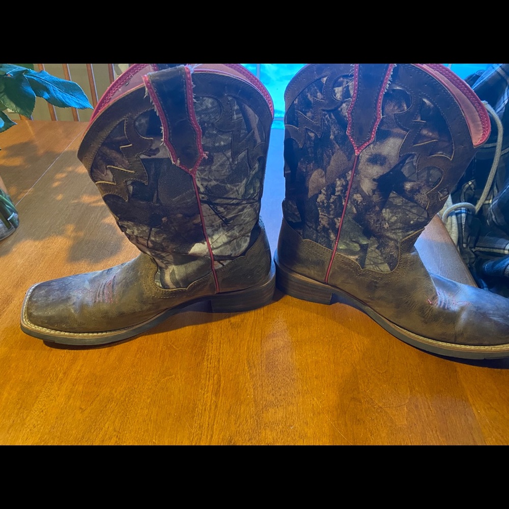 Ariat women’s boots 11B